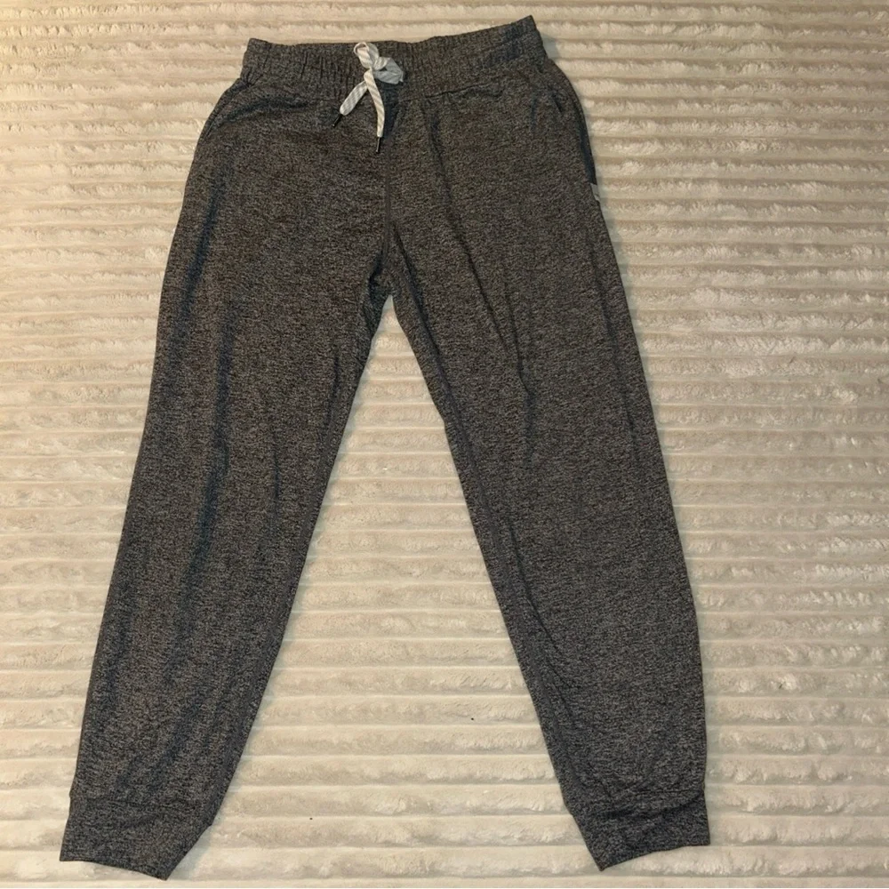 Vuori Women's Gray Jogger Pants - Picture 3 of 8